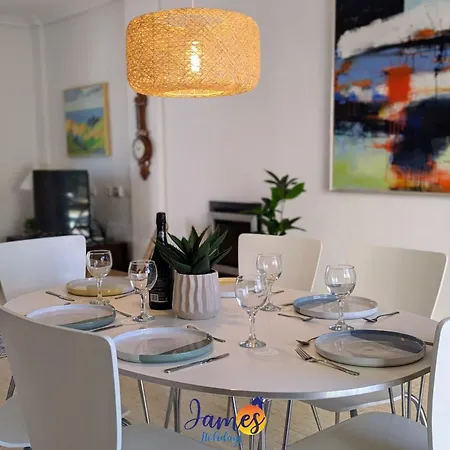 Lovely Three Bed Three Bath Townhouse Pf4 Holiday home *
