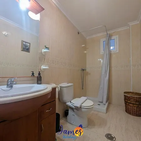 Lovely Three Bed Three Bath Townhouse Pf4 Holiday home *