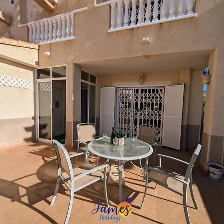 Lovely Three Bed Three Bath Townhouse Pf4 Nyaraló Dehesa de Campoamor (Orihuela Costa)