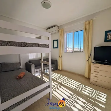 Lovely Three Bed Three Bath Townhouse Pf4 Nyaraló Dehesa de Campoamor (Orihuela Costa)